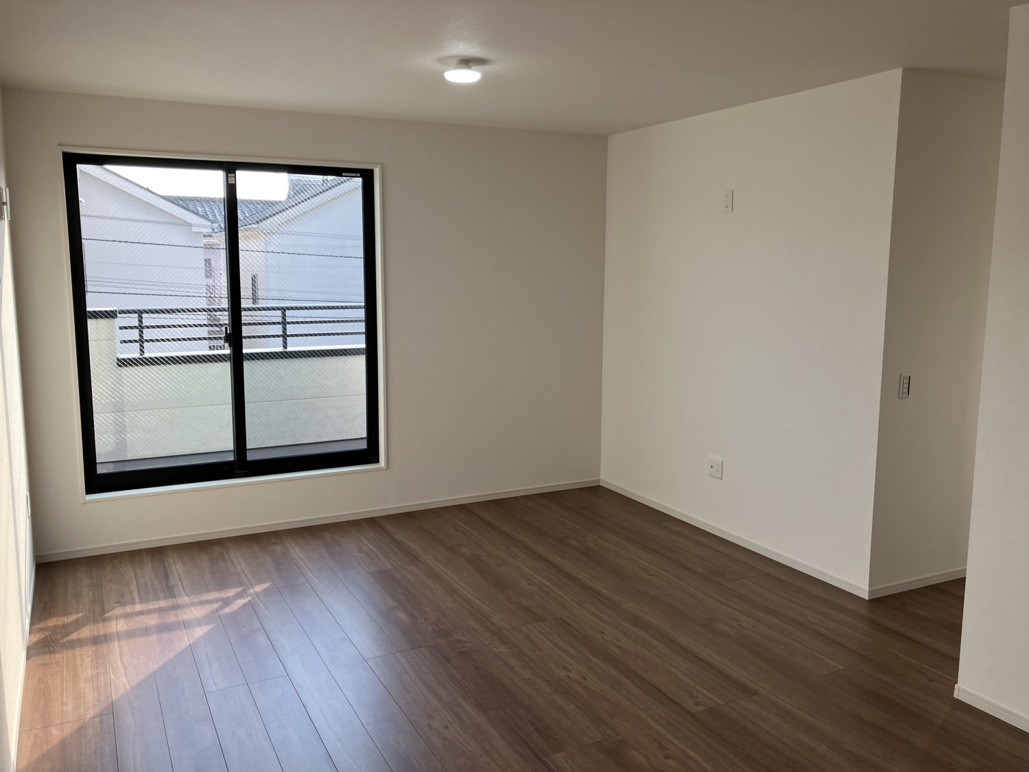 約9.5帖＋約4.3帖