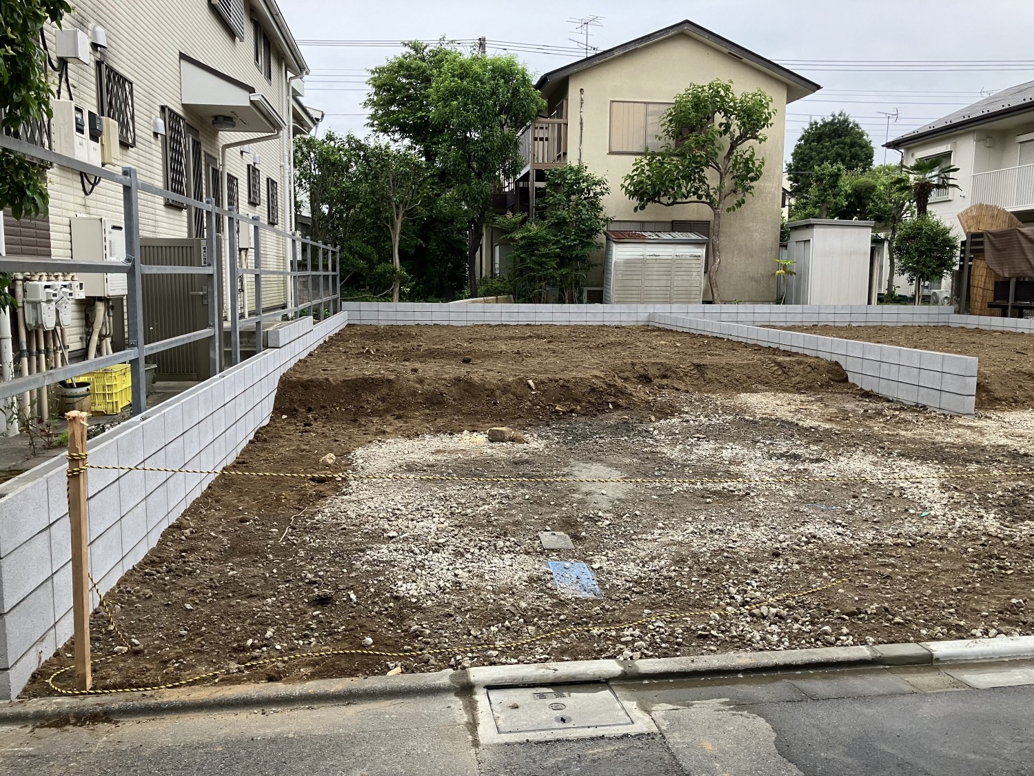 建築中