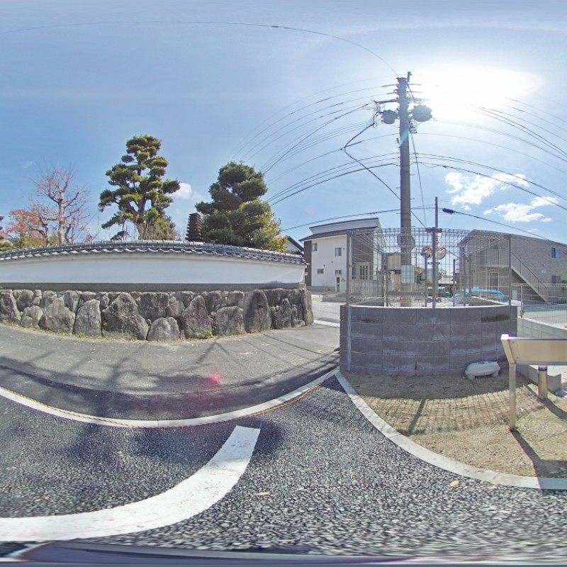 建物前